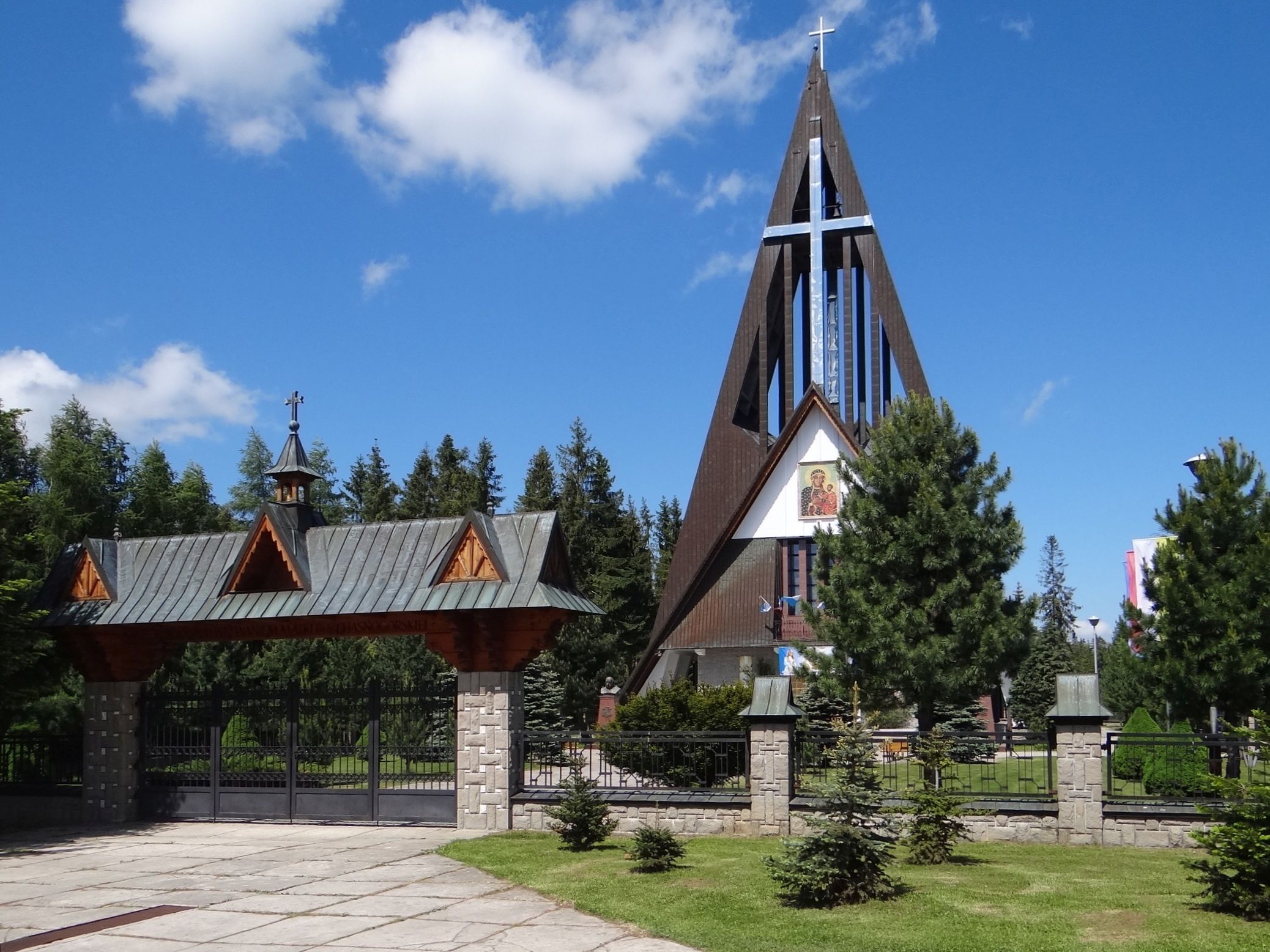 Parafia Matki Bożej Częstochowskiej w Czerwiennem